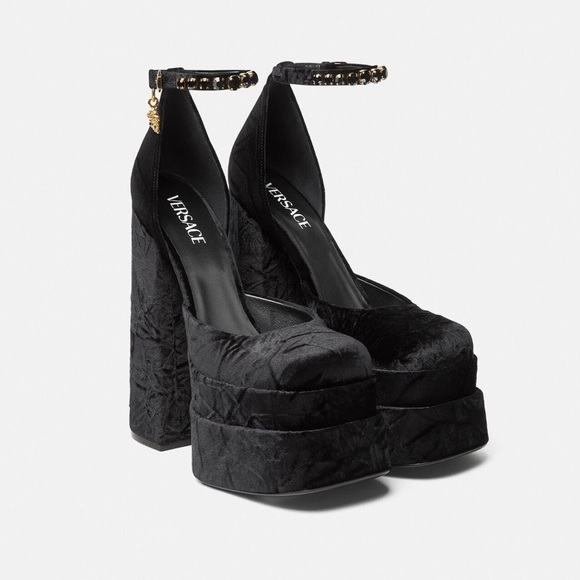 🛑SOLD🛑 New! VERSACE Logo Medusa Aevitas Crushed Velvet Platform Pumps - Picture 3 of 14